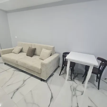 Edi 1 Center Apartman *