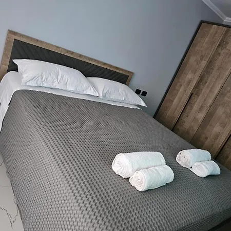 Edi 1 Center * Tiran