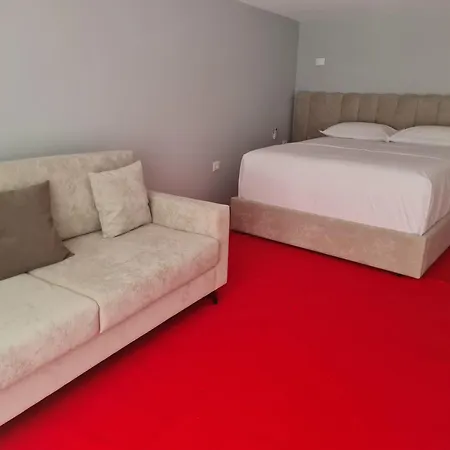 Edi 1 Center * Tiran